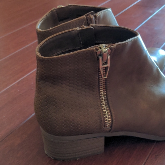 Call it Spring Ankle Boot - Picture 2 of 2